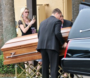 Queen Casket Texting